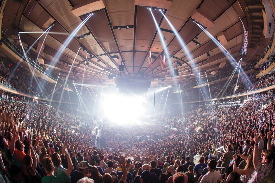 How Many People Fill Madison Square Garden