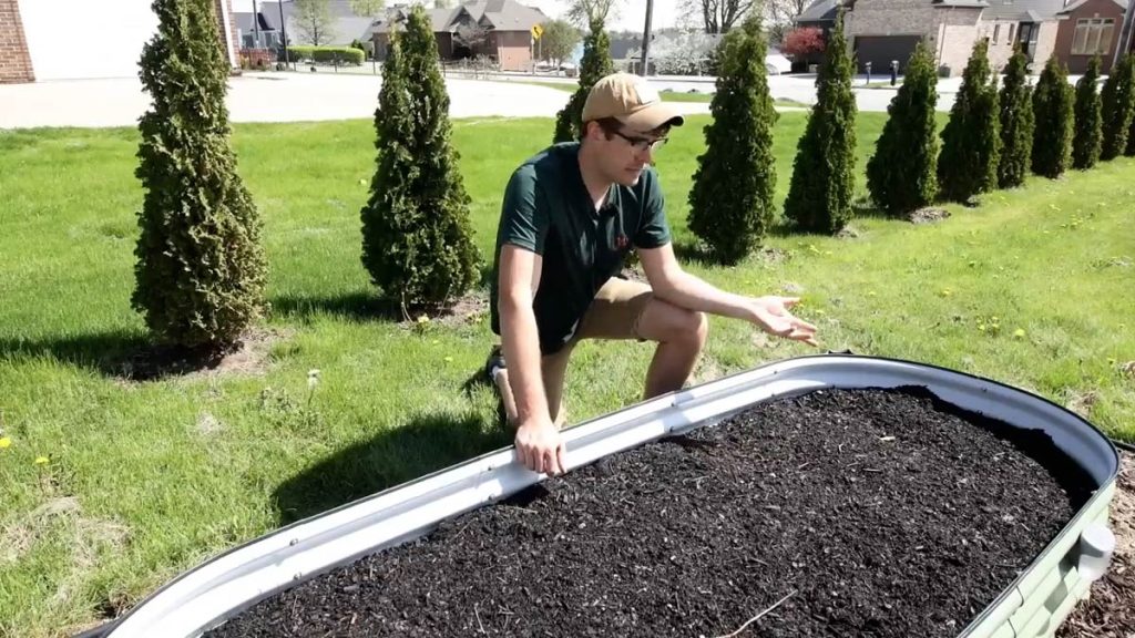 How to Fill a Raised Garden Bed for Vegetables