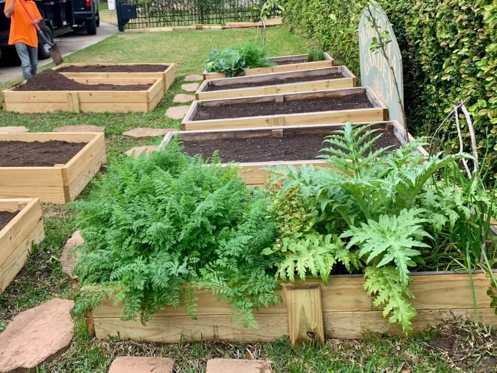 healthy garden pillars
