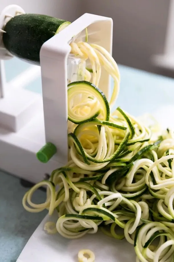 make zucchini noodles